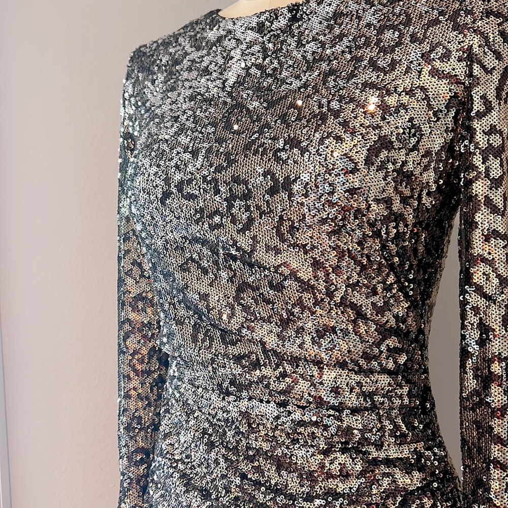 NWOT: Dress the Population Long Sleeved Sequin Dress